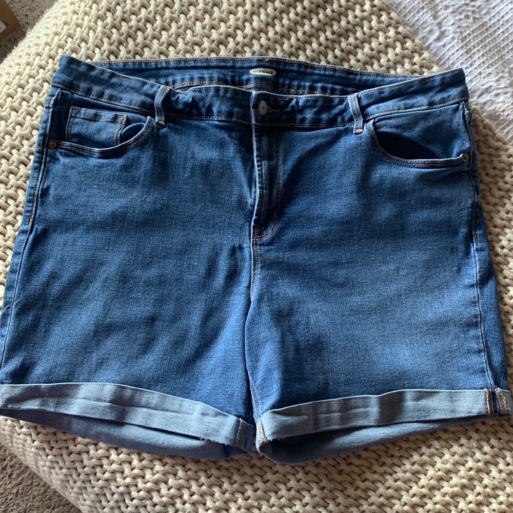 Old Navy Stretch Jean Shorts Size 18